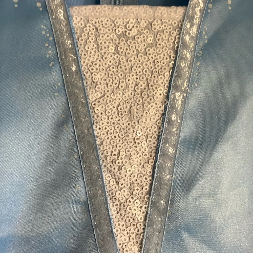 Frozen Elsa Costume M 7-8 - Picture 3 of 10